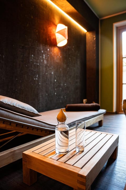 Sauna, Spa and wellness centre/facilities, Decorative detail