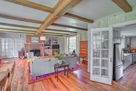 Quaint Woodstock Escape - 2 Mi to Tinker St! House in West Hurley