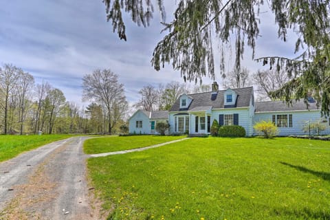 Quaint Woodstock Escape - 2 Mi to Tinker St! House in West Hurley