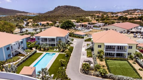 Property building, Bird's eye view, Pool view, Swimming pool