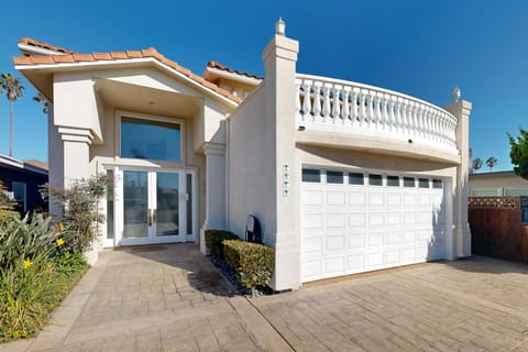 Pierpont Coastal Dreams House in Ventura