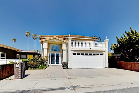 Pierpont Coastal Dreams House in Ventura