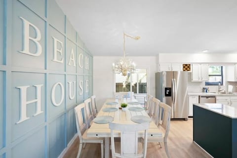 The St Augusdream Renovated Beach House Sleeps 8 Walk to Beach House in Butler Beach