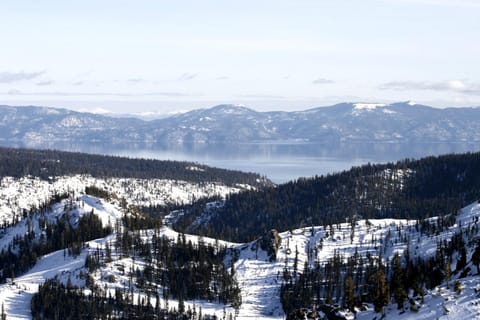 Resort at Squaw Creek's 556, 558, & 560 Condominio in Palisades Tahoe (Olympic Valley)