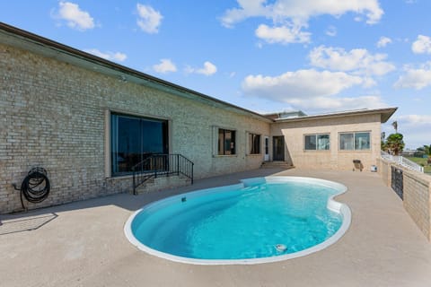 Bay Dreamer - Massive Bayfront Home with Private Pool home Casa in Galveston Island
