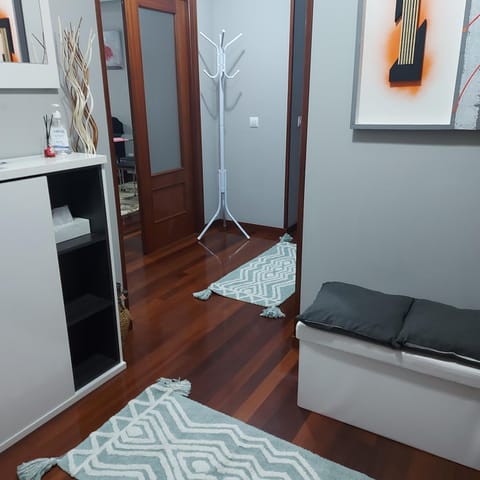 Bonito piso con garaje y piscina a 8 'centro Condo in Castro Urdiales