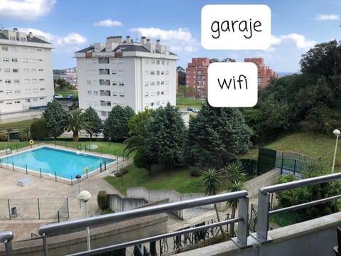 Bonito piso con garaje y piscina a 8 'centro Appartement in Castro Urdiales