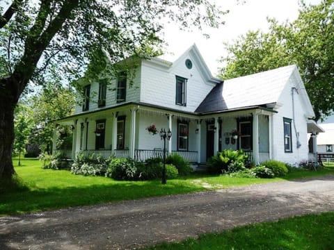 La Maison des Leclerc Chalet in Trois-Rivières