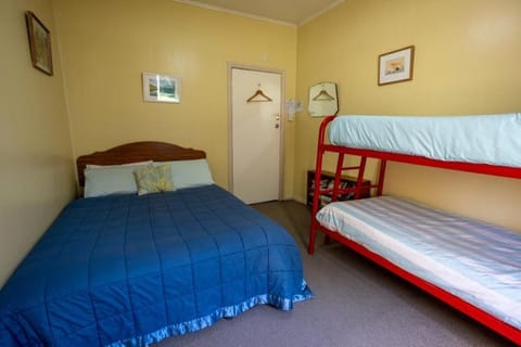 Brunnerton Lodge and Backpackers Hostal in Canterbury