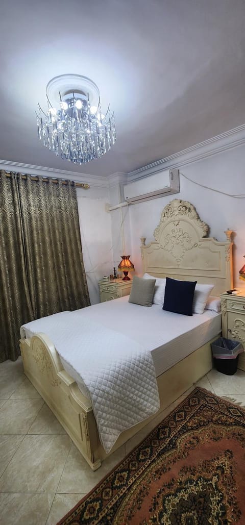 Elegant Apartment in Sheraton Heliopolis Condo in New Cairo City