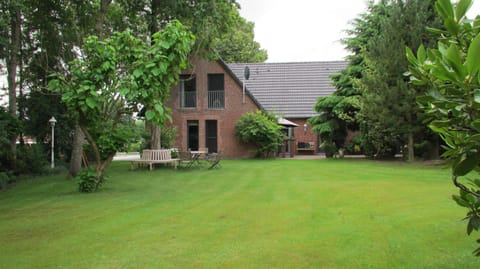 Facade/entrance, Garden