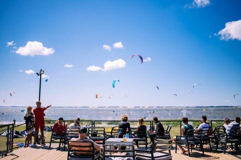 Restaurant/places to eat, Beach