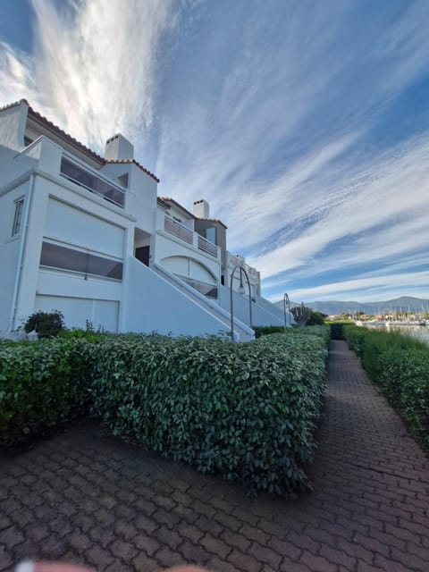 Quai de la lagune - vue sur la Marina Apartment in Saint-Cyprien