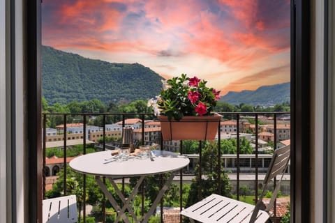 Natural landscape, View (from property/room), Balcony/Terrace, Mountain view