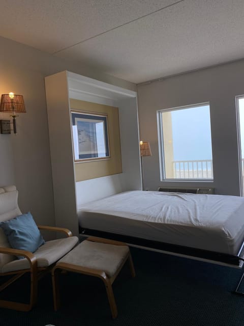 OC North Beach ocean front condo with spectacular views Apartment hotel in Hampton Beach