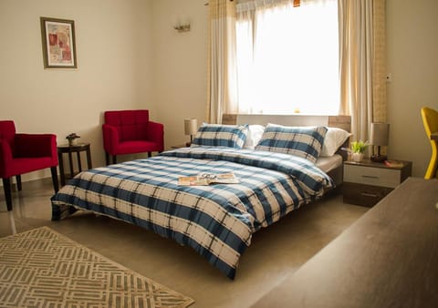 Hype Holiday Homes Bed and Breakfast in Karachi