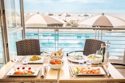 Property building, Restaurant/places to eat, Lounge or bar, Swimming pool, Breakfast