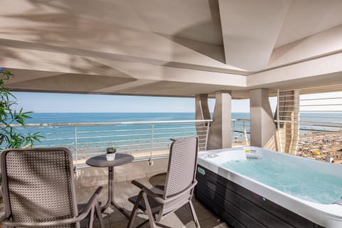 Hot Tub, Balcony/Terrace, Sea view