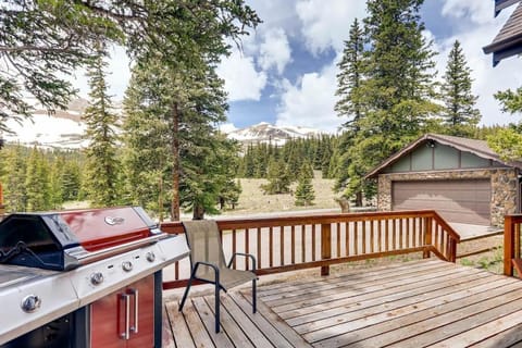 Spectacular Views in your Own Private Escape with Hot Tub - Mountain Aire' Getaway Villa in Park County