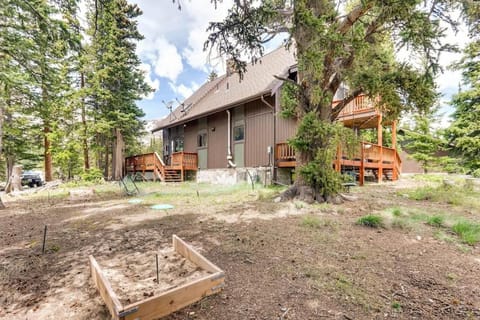 Spectacular Views in your Own Private Escape with Hot Tub - Mountain Aire' Getaway Villa in Park County