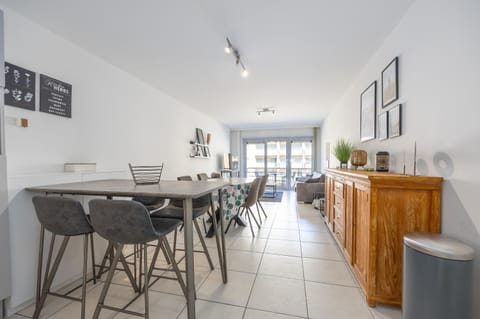 Living room, Dinner