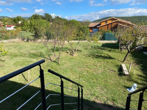 Loue appartement avec jardin Apartment in Provence-Alpes-Côte d'Azur