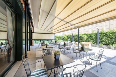 Lounge or bar, On site