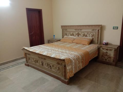 Amira Villa 1 Kanal 5 bedroom house, Johar Town Lahore Villa in Lahore