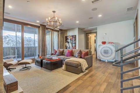 Gorgeous Five Bedroom Penthouse in the Heart of Park City apartment hotel Apartment in Park City