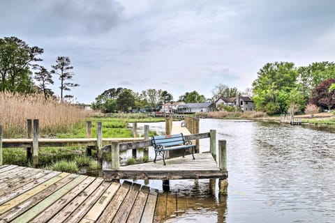 Ocean View Escape with Sunroom and Water Access! Haus in Ocean View