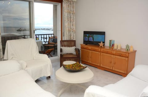 Living room, Sea view