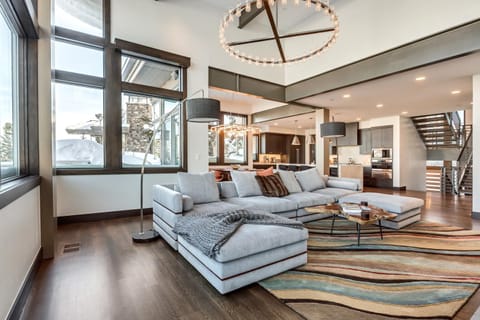 Luxury Five Bedroom Private Home with stunning Park City views home Maison in Park City