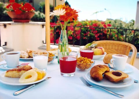 Balcony/Terrace, Food, Breakfast, Italian breakfast, Drinks