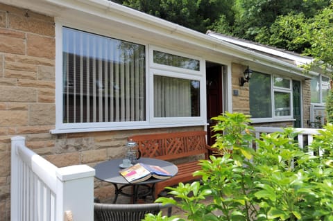 36 Fernhill Heights House in East Devon District