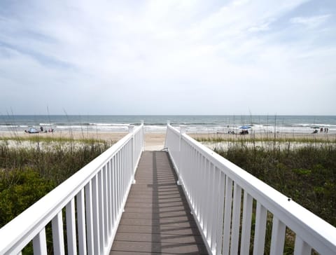 Oceanfront vacation home - EAST Maison in Emerald Isle