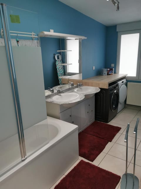 Bathroom, On site, heating, heating, washing machine, washing machine, washing machine, dryer