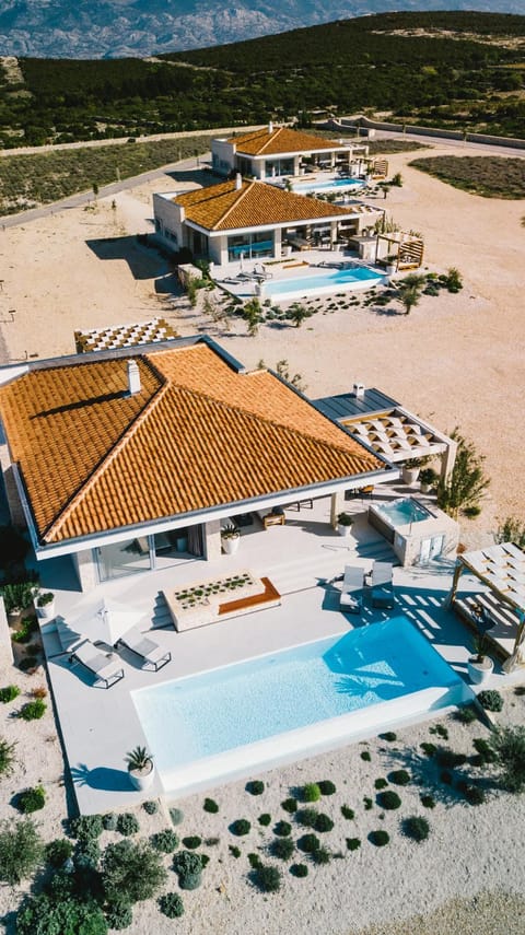 Property building, Bird's eye view