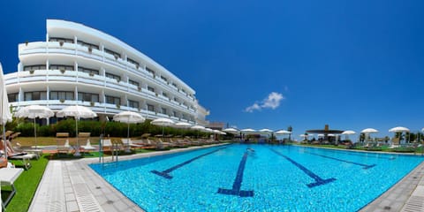 Property building, Pool view