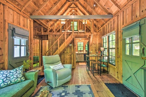 Cozy Cabin Getaway about 1 Mi to Lake Rabun Beach Haus in Lake Rabun