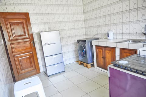 Three rooms Appartment Bieyem assi Apartamento in Yaoundé