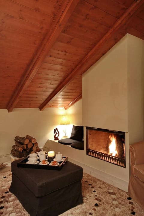 Living room, Decorative detail, Seating area