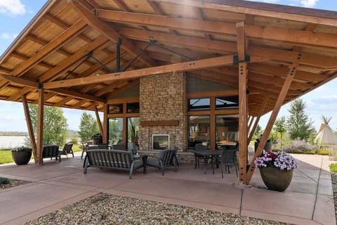 Spacious Home, Great Backyard with Mtn Sunset Views! House in Loveland