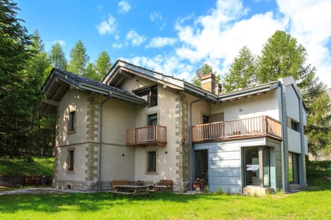 Property building, Garden view