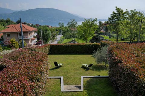 Garden, Garden view, Lake view, Mountain view