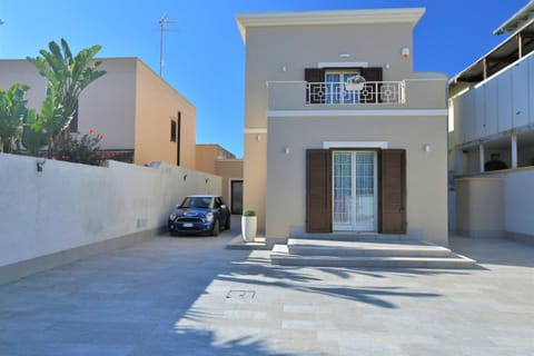 Property building, Facade/entrance, Inner courtyard view