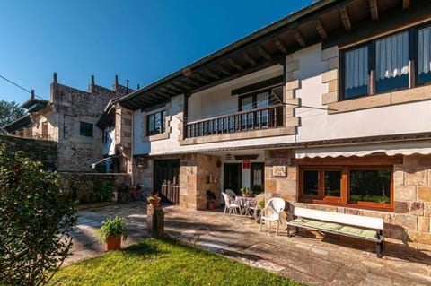 Casa rural Paco En pleno corazón de Cantabria muy cerca de la costa Chalet in Western coast of Cantabria