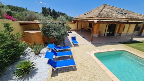 Villa Vivi. Piscina, idro, giardino e condizionatore Villa in Quartu Sant'Elena