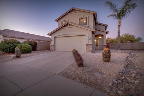 Phoenix Gem with Sparkling Heated Pool and Newly Remodeled! home Casa in Desert Ridge