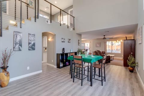 Phoenix Gem with Sparkling Heated Pool and Newly Remodeled! home Haus in Desert Ridge