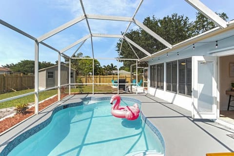 Family friendly 4BR Home in St Lucie Cty with Pool, BBQ and Firepit! House in Port Saint Lucie